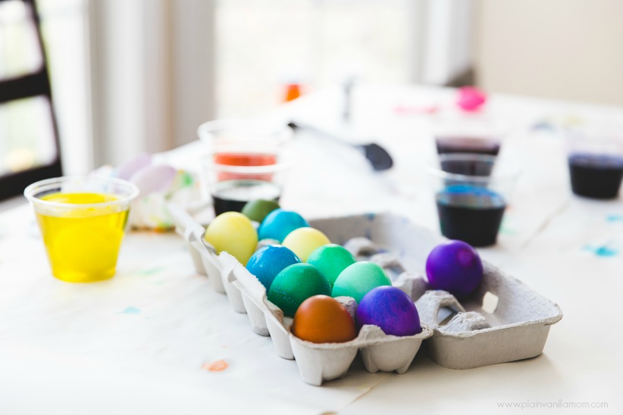 dying easter eggs with food coloring pull back