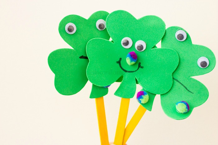 Easy Shamrock Puppet Craft